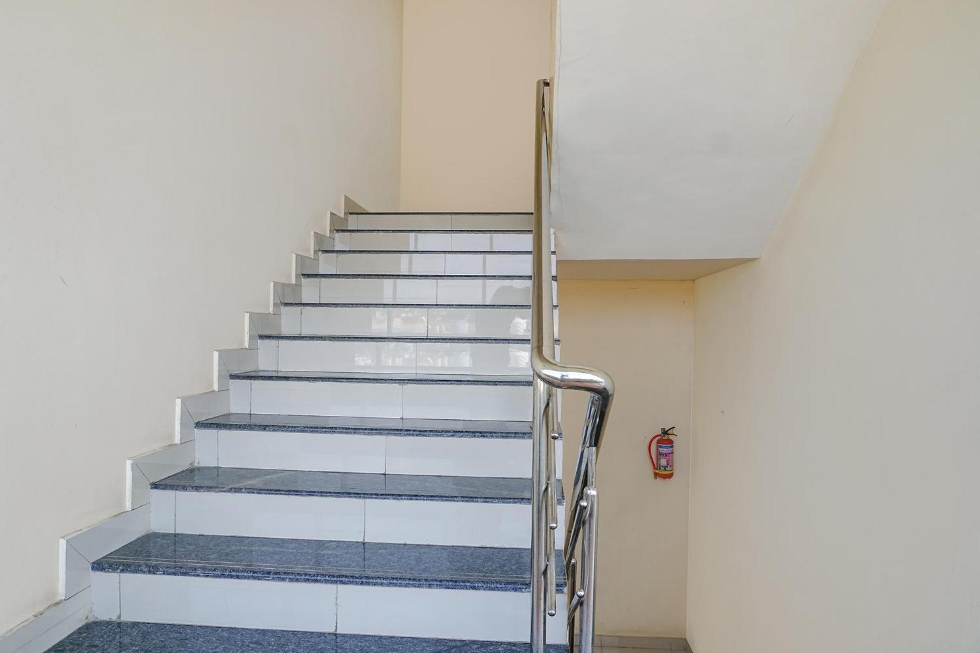 Fabexpress Vaishnav Inn Talegaon Dabhade Ngoại thất bức ảnh
